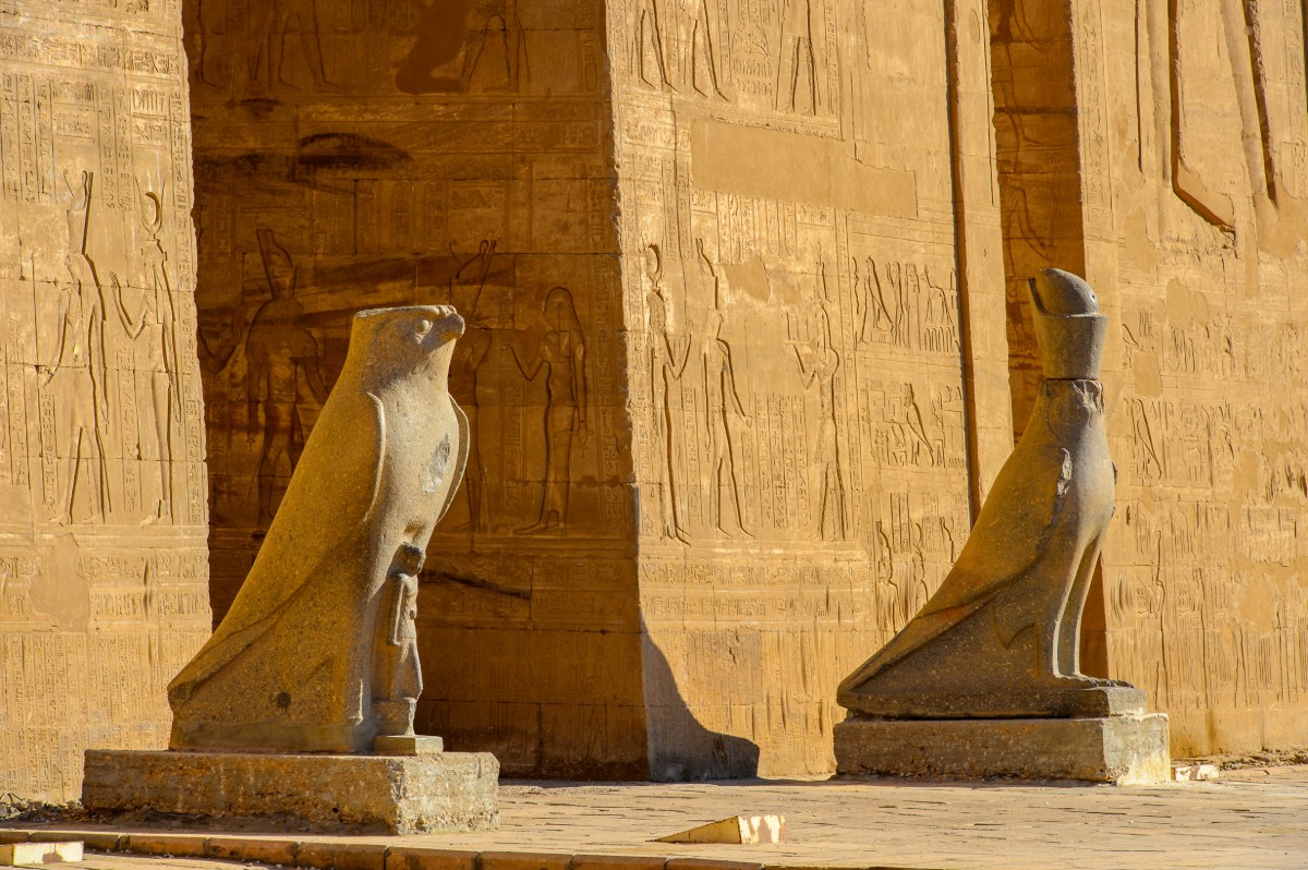 Ptolemaiovský chrám boha Hora, Edfu, Egypt