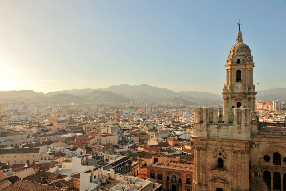 Katedrála ve městě Malaga a výhled na město