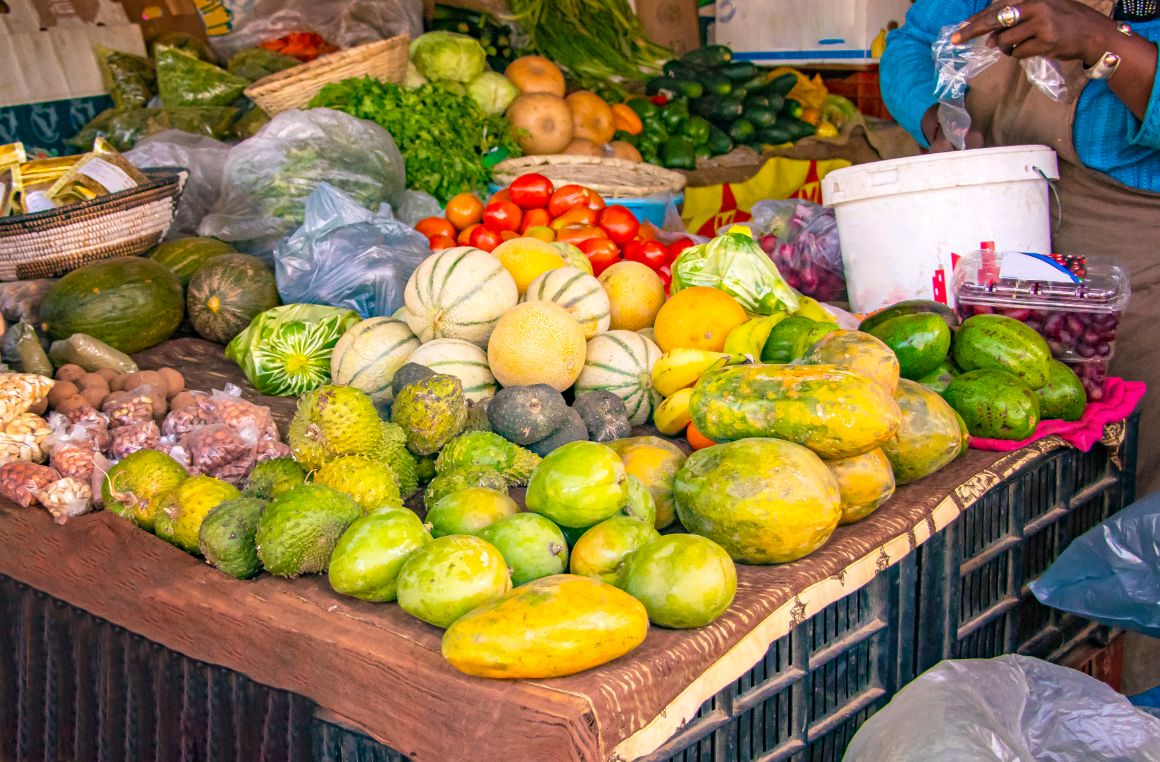 Ovoce na trhu v Dakaru