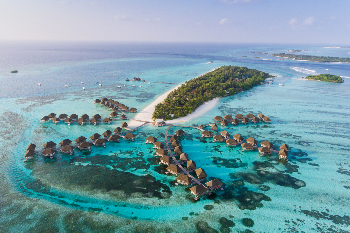 Detail vodních vil na Maledivách