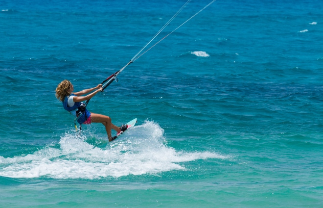 Větrné období na Kapverdách je ideální pro kitesurfing