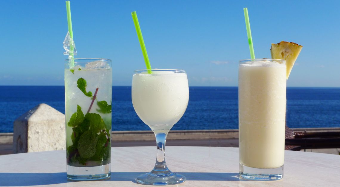 Tři nejznámější kubánské koktejly: Mojito, Daiquiri a Piňa Colada