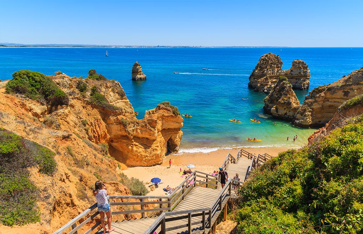 Pláž Camilo, Algarve, Portugalsko