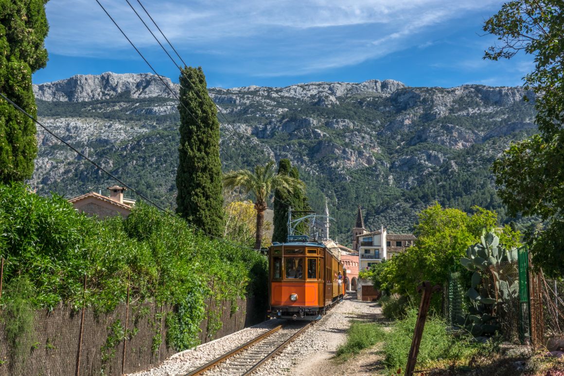 Tramvaj do města Sóller, Mallorca, Španělsko