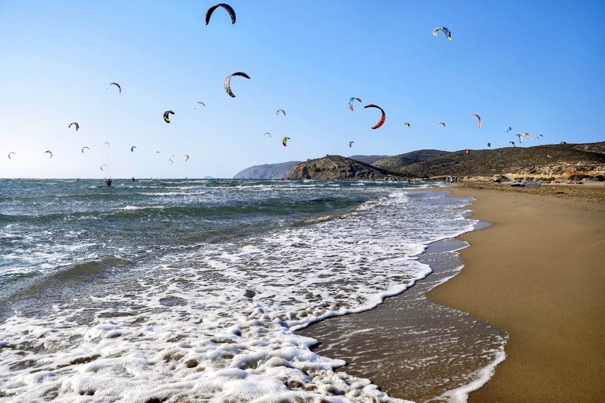 Kitesurfing na pláži Prasonisi, Rhodos Kitesurfing na pláži Prasonisi, Rhodos
