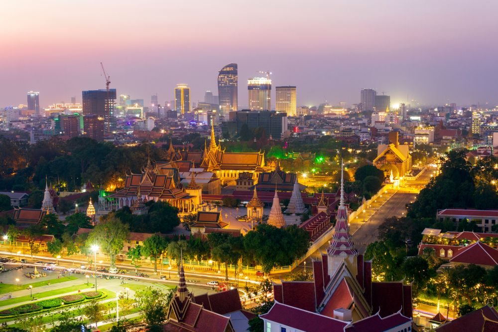 Phnom Phen v noci, Kambodža