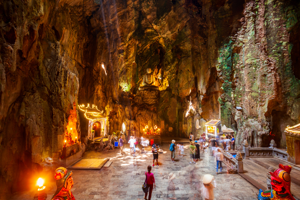 Svatyně v jeskyni v Da Nang