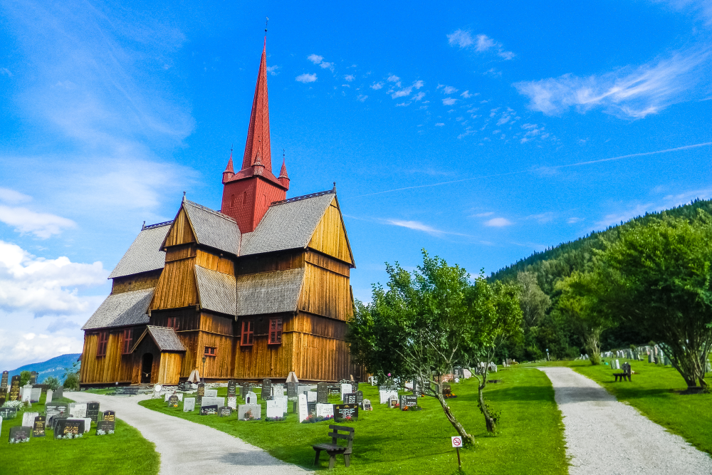 historický kostel Ringebu Stavkirke