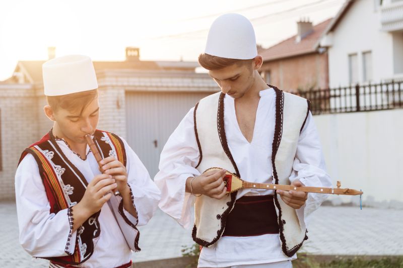 Tradiční kroje a hudební nástroje, Albánie