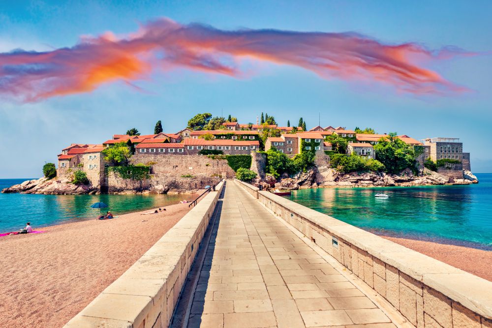 Ostrov Sveti Stefan a pláž 