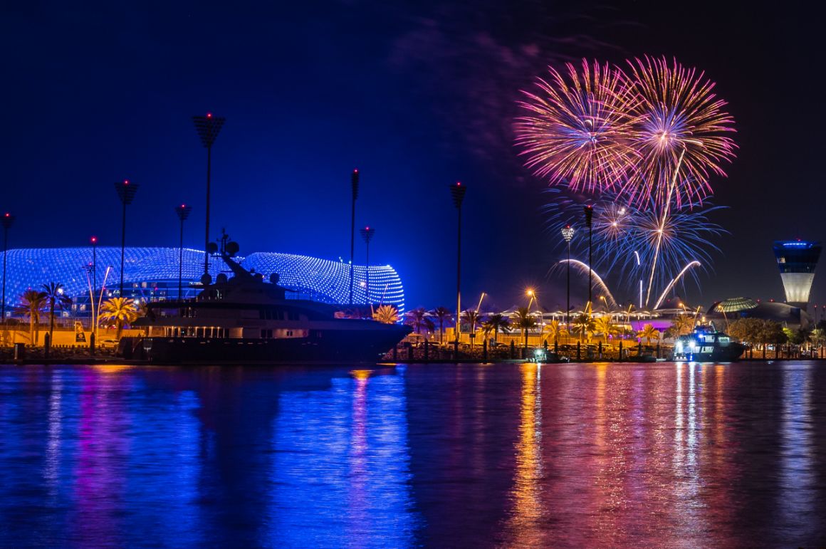 Okruh Yas Marina v noci, Abú Dhabí