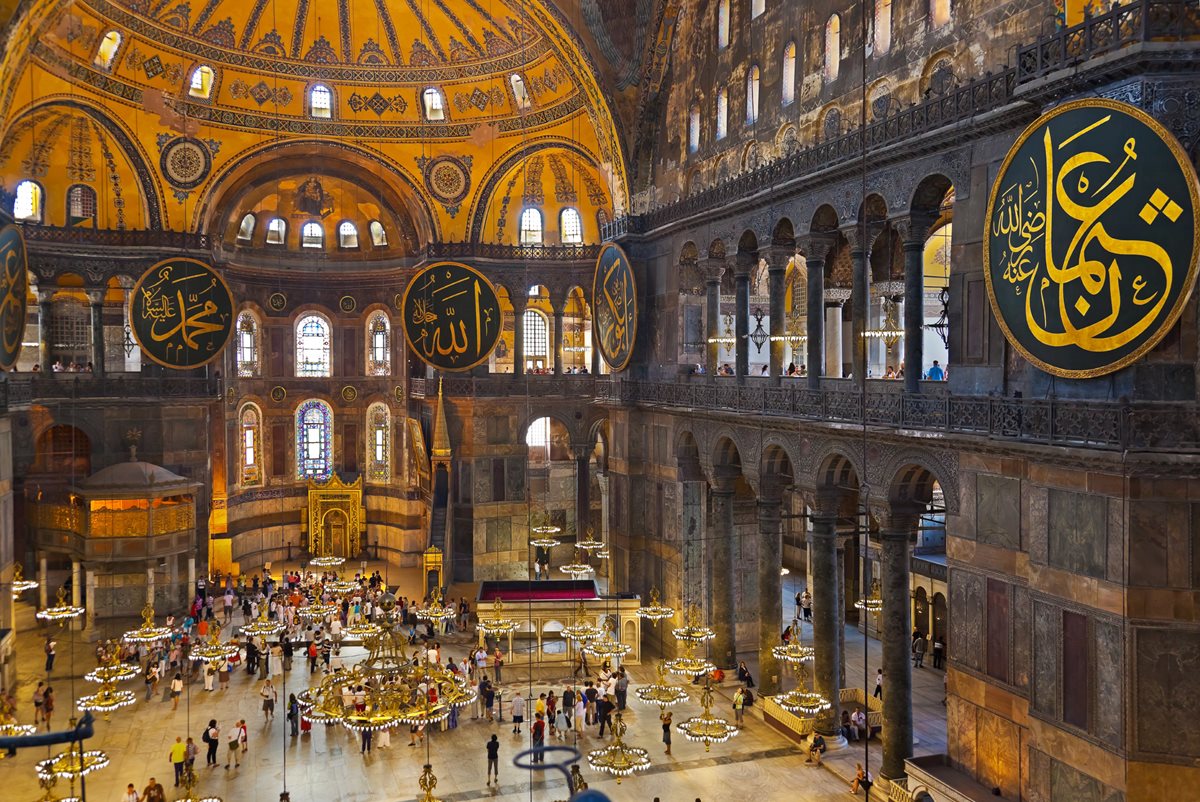 Interier chrámu Hagia Sophia