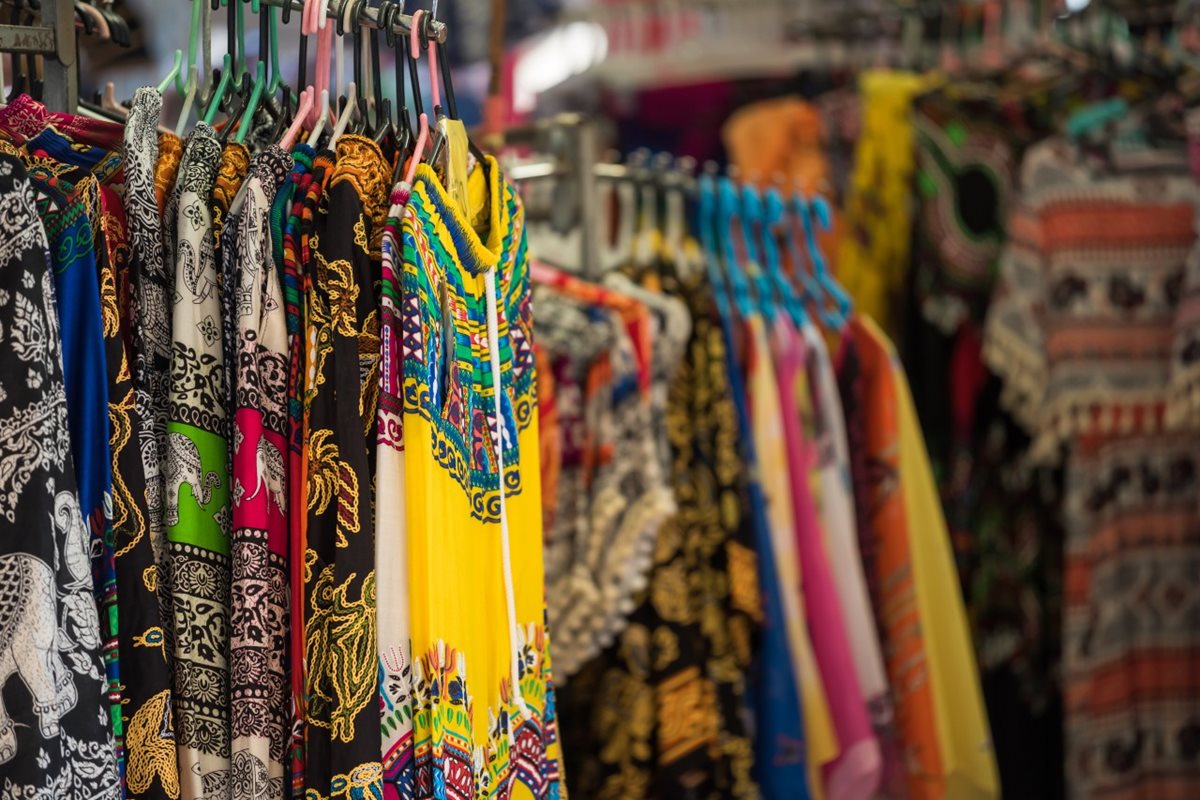 Thajský trh s oblečením
