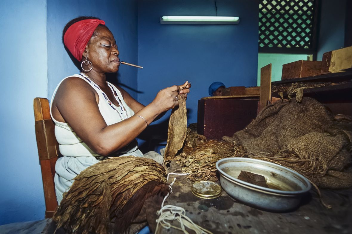 Tradiční výroba doutníků na Kubě