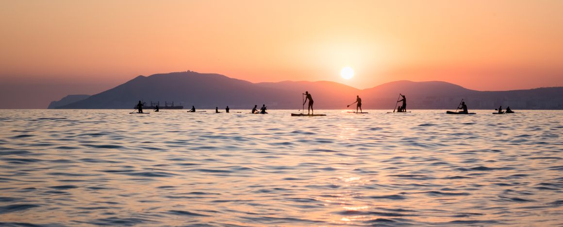 Večerní paddleboarding na Santorini, Řecko