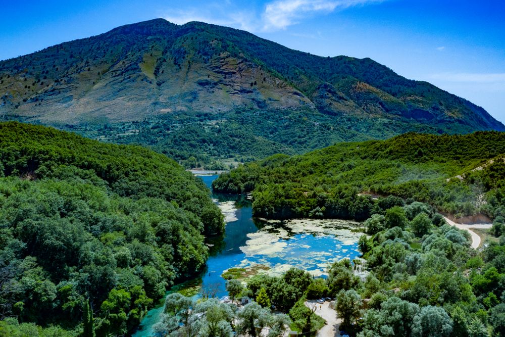 Modré oko (albánsky Syri Kalter)