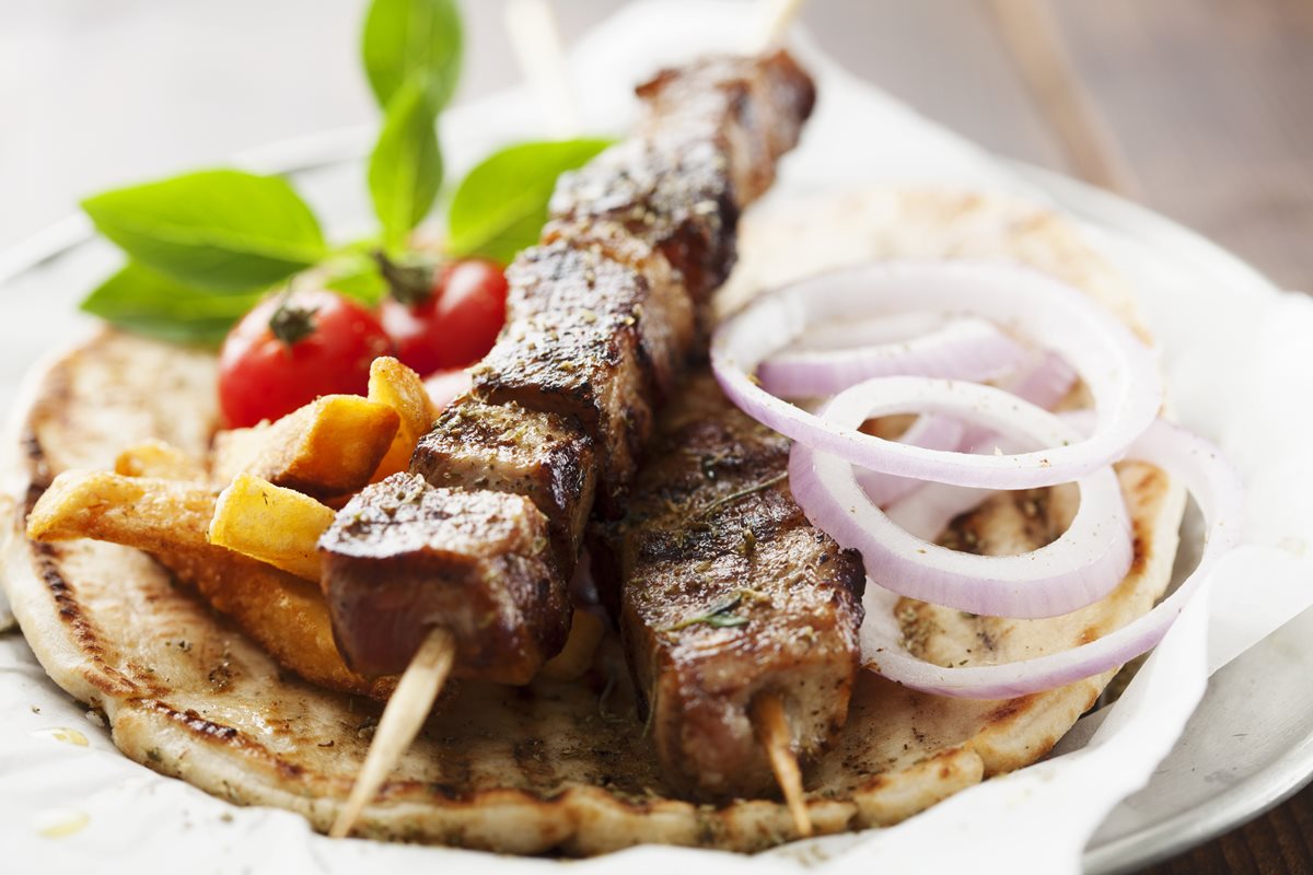 Souvlaki a pita