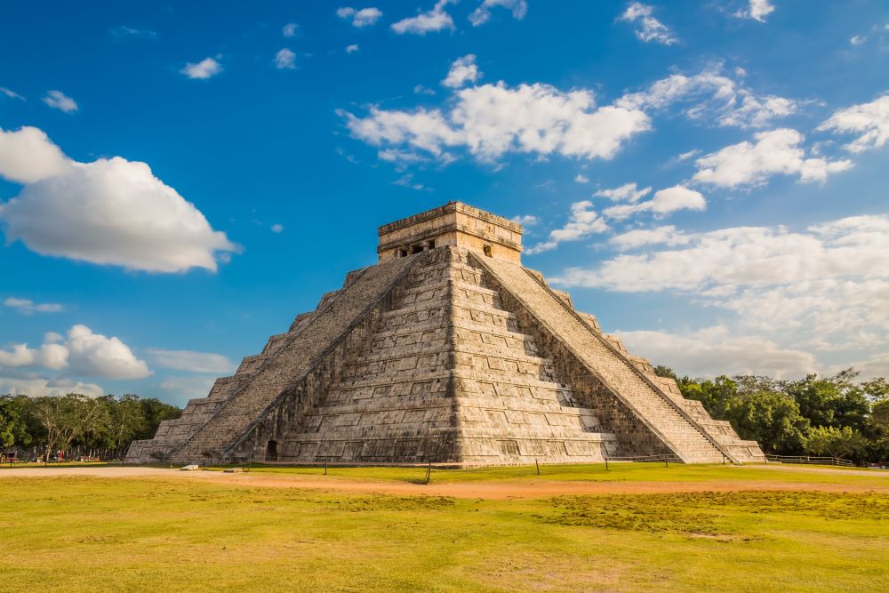 Kukulkánova pyramida v Chichén Itzá