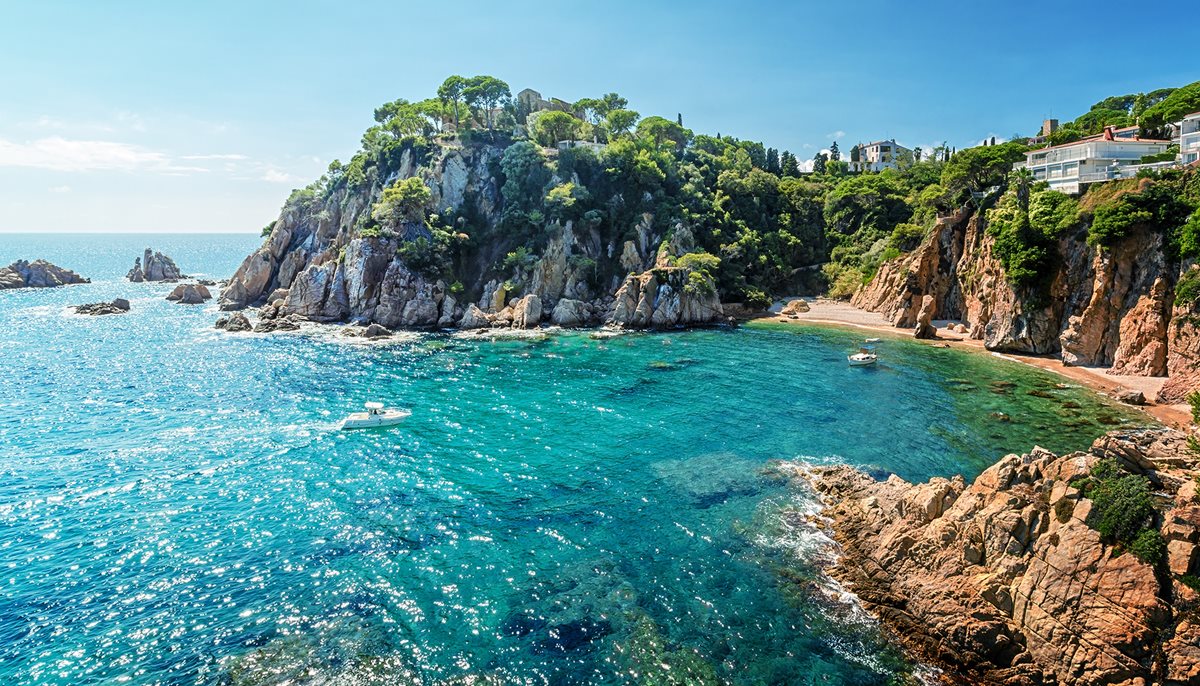 Romantické pobřeží Costa Brava, Španělsko Romantické pobřeží Costa Brava, Španělsko