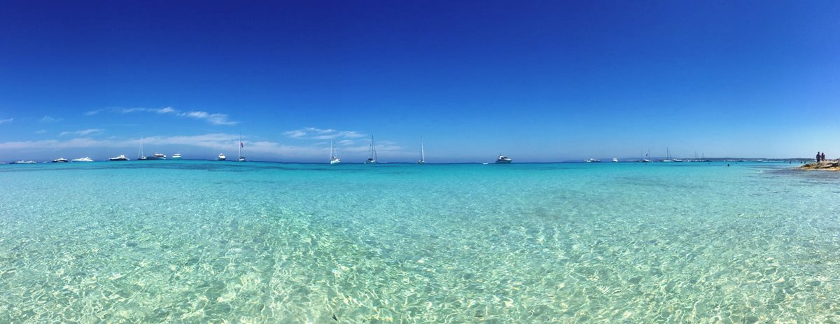 Letní den na ostrově Formentera, Španělsko