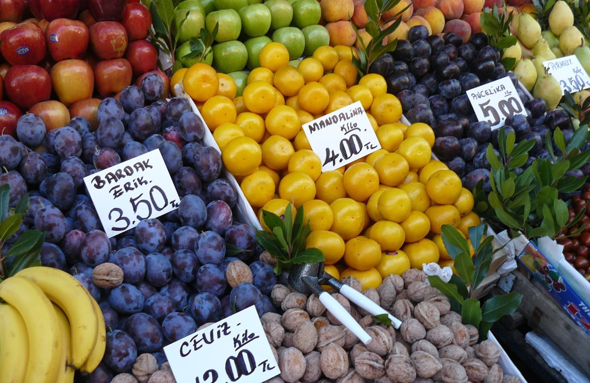 Ovoce na tureckém trhu