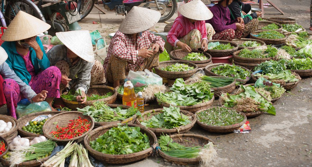 Trh s čerstvými bylinkami, Hoi An, Vietnam