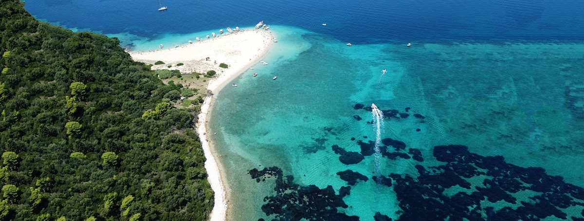 Pláž na želvím ostrově Marathonisi, Zakynthos