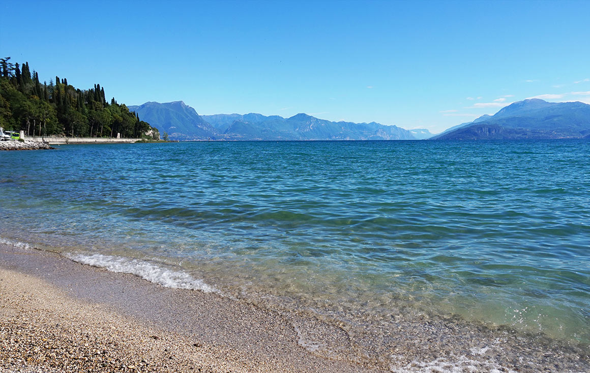 Pláž Lido delle Bionde, Sirmione, Gardské jezero