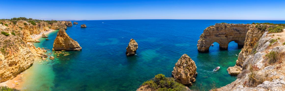 Pláž Marinha, Algarve, Portugalsko