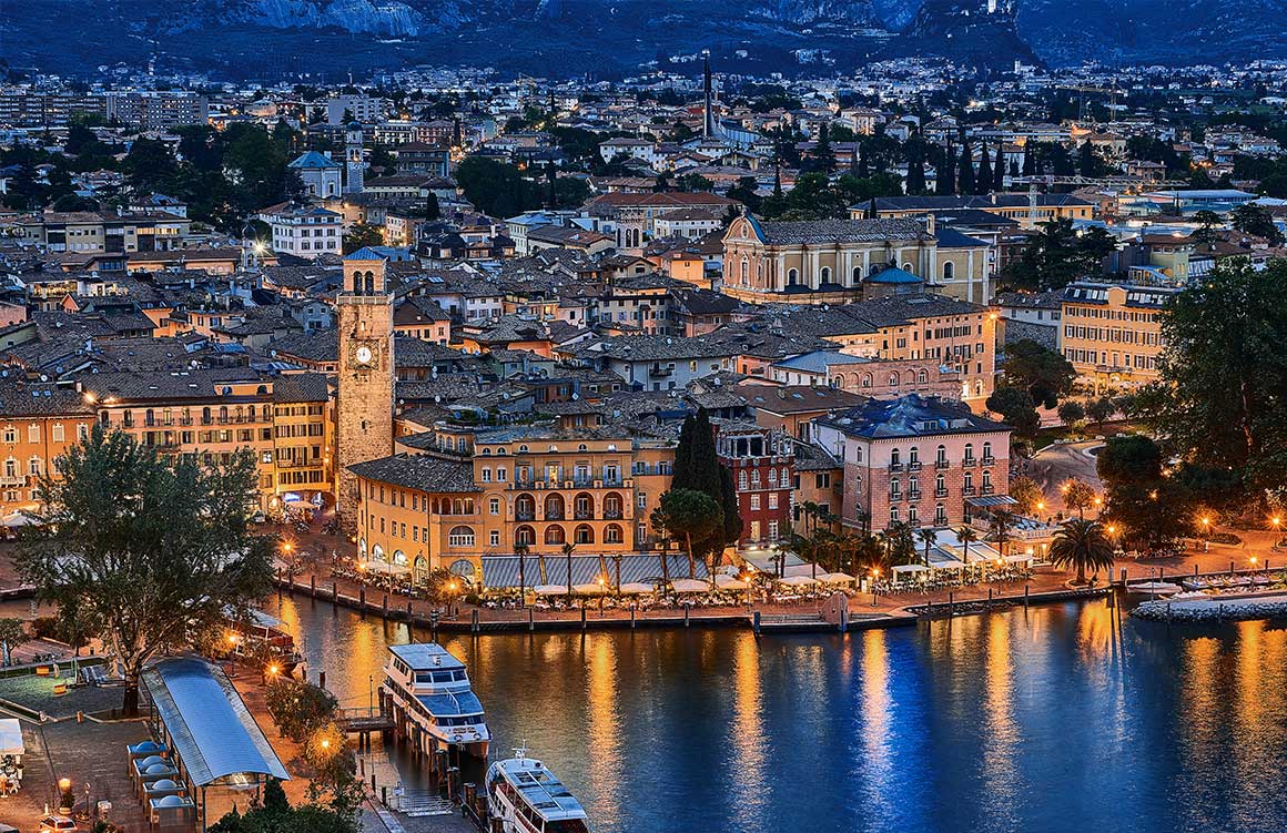 Noční Riva del Garda, Lago di Garda