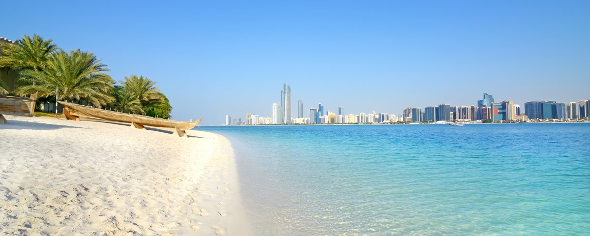 Moře v Emirátech je vyhřáté po celý rok