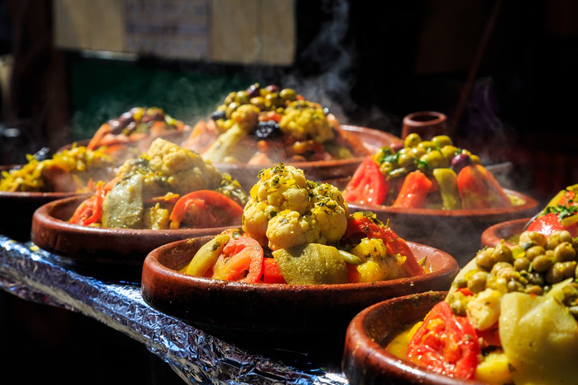 Zeleninový tajine na marockém trhu