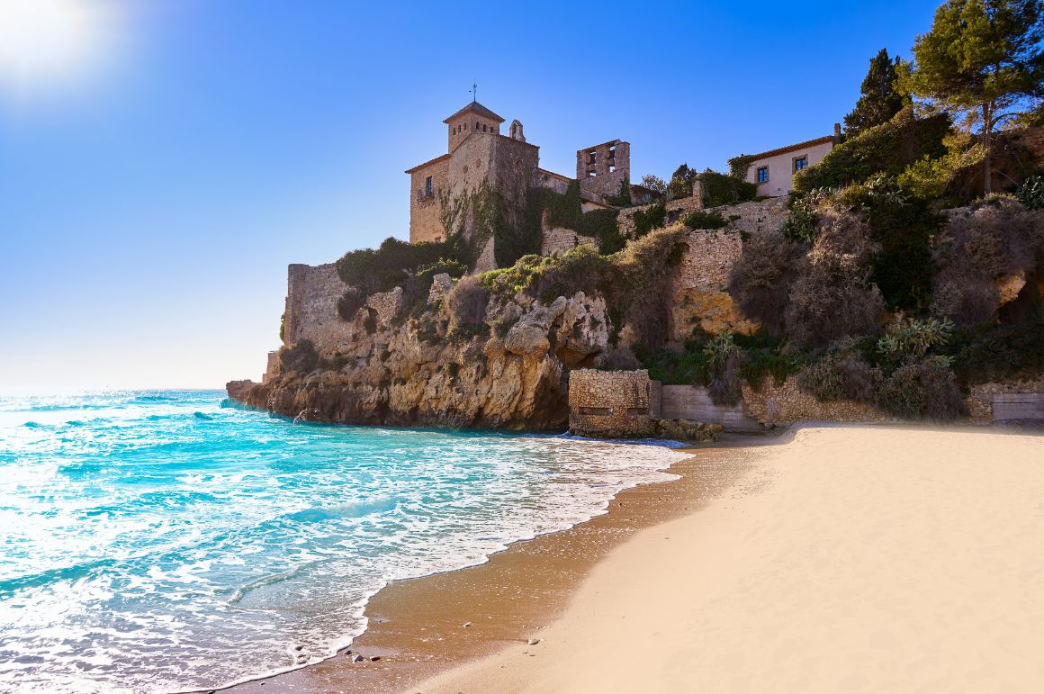 Pláž Tamarit na Costa Dorada Pláž Tamarit na Costa Dorada