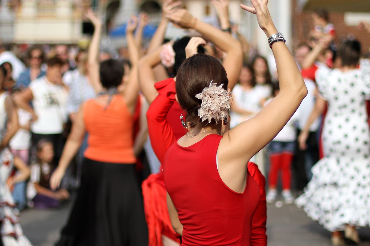 Tanečníci flamenca v ulicích Barcelony, Španělsko