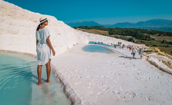 Žena u Pamukkale